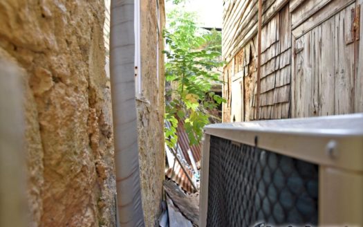 ROSEAU CENTRAL – 1,210.sq.ft Commercial Property