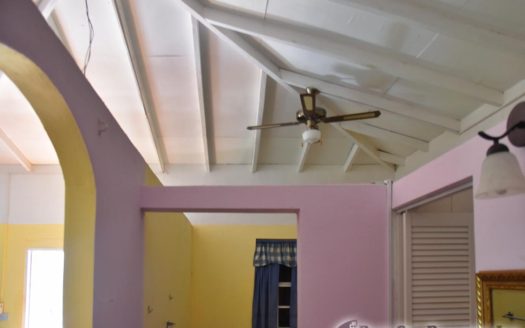 CASTLE BRUCE – Cozy Bungalow With Outbuilding Offering Magnificent Views