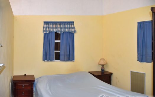 CASTLE BRUCE – Cozy Bungalow With Outbuilding Offering Magnificent Views