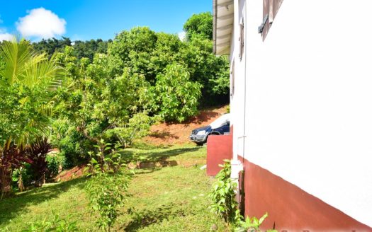 CASTLE BRUCE – Cozy Bungalow With Outbuilding Offering Magnificent Views