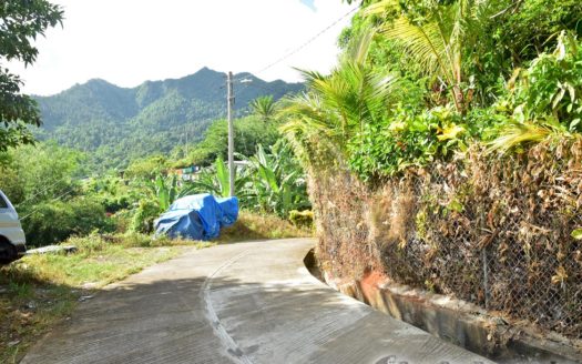 CASTLE BRUCE – Cozy Bungalow With Outbuilding Offering Magnificent Views