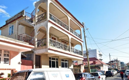 ROSEAU – Commercial Ground Floor With Basement For Rent
