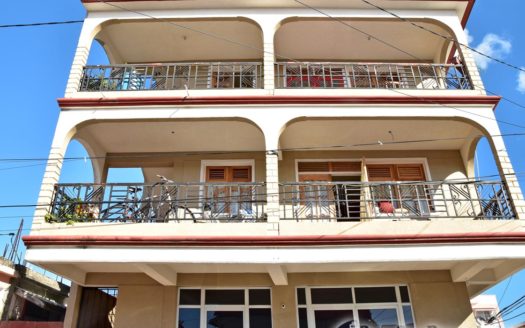 ROSEAU – Commercial Ground Floor With Basement For Rent