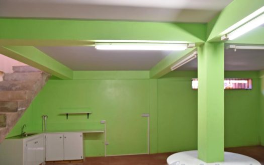 ROSEAU – Commercial Ground Floor With Basement For Rent