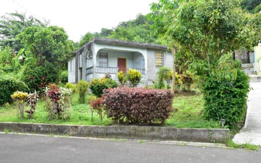 Carib DELICES – Traditional Bungalow On 14,114.sq.ft. With Refreshing Views