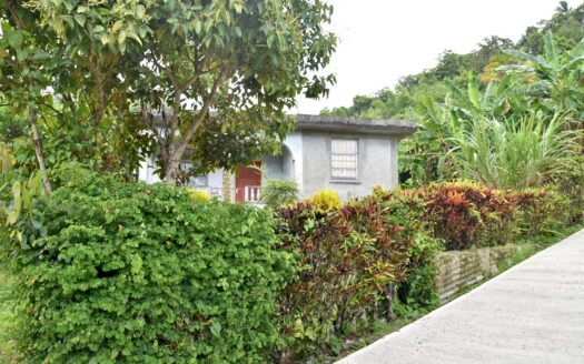 Carib DELICES – Traditional Bungalow On 14,114.sq.ft. With Refreshing Views