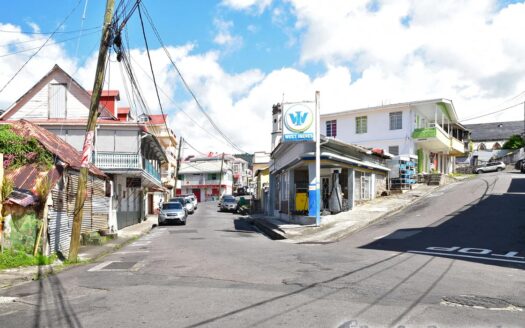 Castle Street, ROSEAU – Historical 2 Storey Masonry-Timber Building On 1,188.sq.ft.