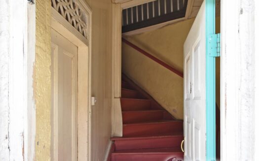 Castle Street, ROSEAU – Historical 2 Storey Masonry-Timber Building On 1,188.sq.ft.