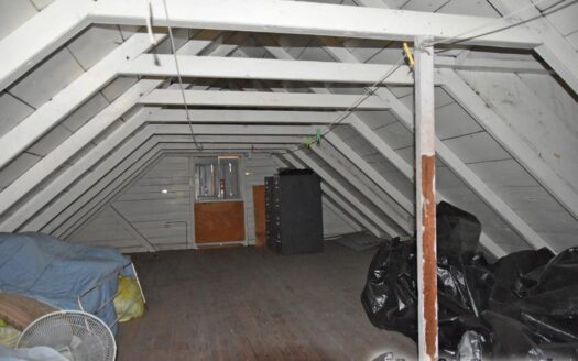 Castle Street, ROSEAU – Historical 2 Storey Masonry-Timber Building On 1,188.sq.ft.