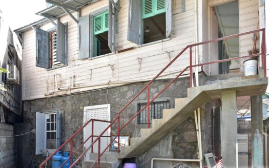 Castle Street, ROSEAU – Historical 2 Storey Masonry-Timber Building On 1,188.sq.ft.