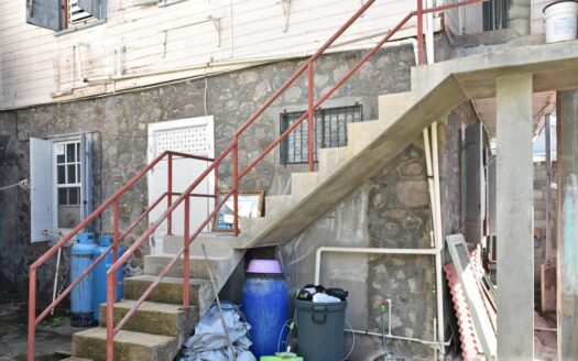 Castle Street, ROSEAU – Historical 2 Storey Masonry-Timber Building On 1,188.sq.ft.