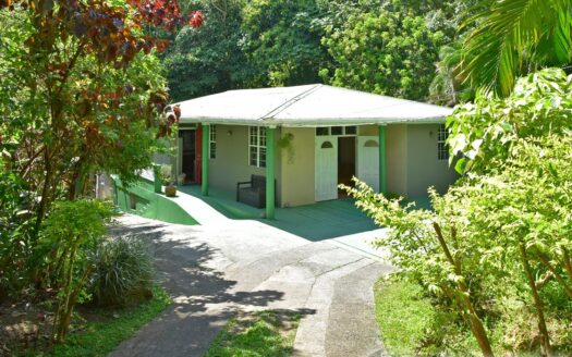 SHAWFORD, Roseau Valley – 2 Storey, 4 Bedroom Lovely Family Home