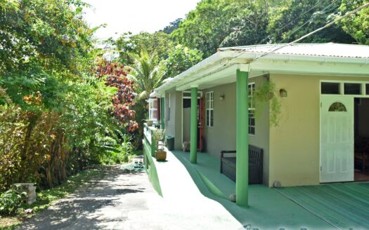 SHAWFORD, Roseau Valley – 2 Storey, 4 Bedroom Lovely Family Home