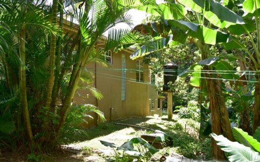 SHAWFORD, Roseau Valley – 2 Storey, 4 Bedroom Lovely Family Home