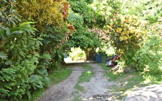 SHAWFORD, Roseau Valley – 2 Storey, 4 Bedroom Lovely Family Home