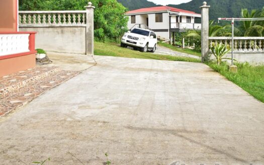 CASTLE COMFORT, Upper – Fully Furnished 2 Bedroom Ground Floor Apartment For Rent