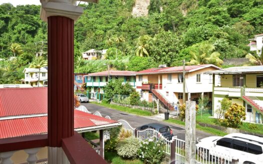 ELMSHALL – Fully-Furnished Single Top Floor Apartment For Rent