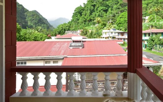 ELMSHALL – Fully-Furnished Single Top Floor Apartment For Rent