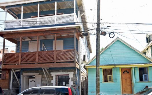 ROSEAU, King George V Street – Commercial, Residential Building On 1,332.sq.ft.