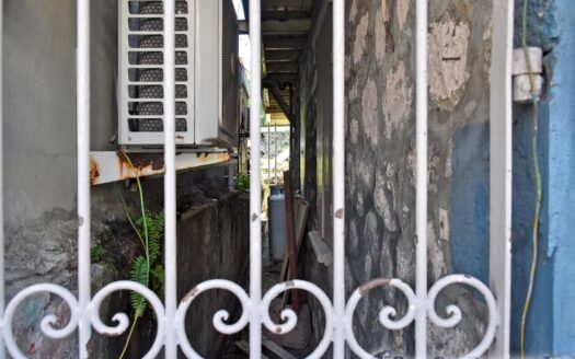 ROSEAU, King George V Street – Commercial, Residential Building On 1,332.sq.ft.