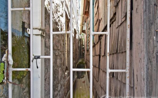 ROSEAU, King George V Street – Commercial, Residential Building On 1,332.sq.ft.