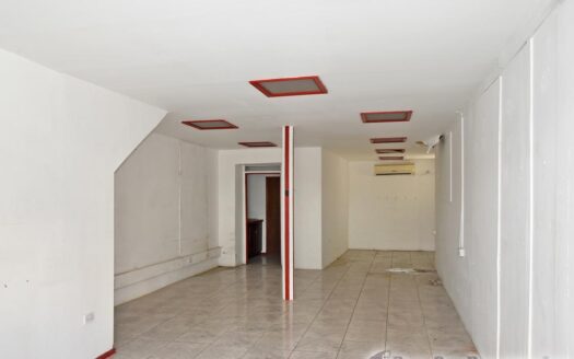 ROSEAU, King George V Street – Commercial, Residential Building On 1,332.sq.ft.