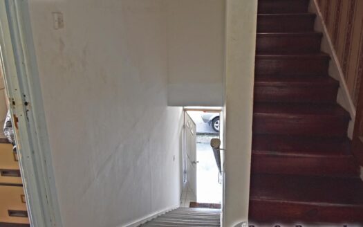 ROSEAU, King George V Street – Commercial, Residential Building On 1,332.sq.ft.