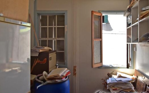 ROSEAU, King George V Street – Commercial, Residential Building On 1,332.sq.ft.