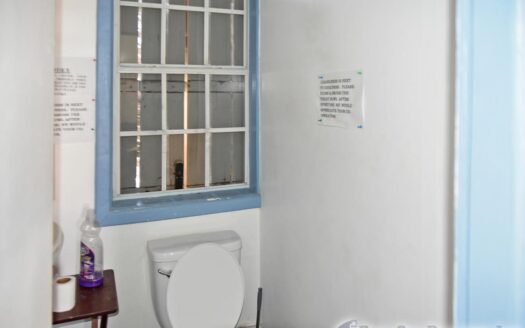 ROSEAU, King George V Street – Commercial, Residential Building On 1,332.sq.ft.