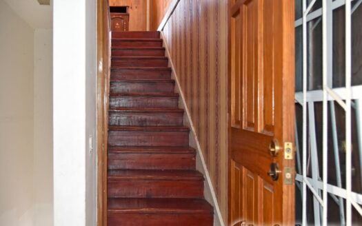 ROSEAU, King George V Street – Commercial, Residential Building On 1,332.sq.ft.