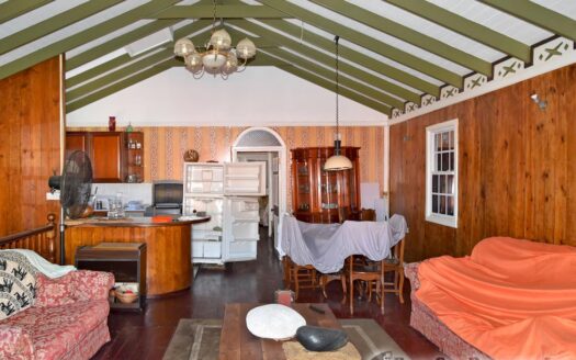 ROSEAU, King George V Street – Commercial, Residential Building On 1,332.sq.ft.