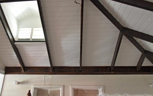 ROSEAU, King George V Street – Commercial, Residential Building On 1,332.sq.ft.