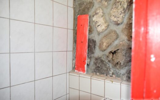 ROSEAU, King George V Street – Commercial, Residential Building On 1,332.sq.ft.