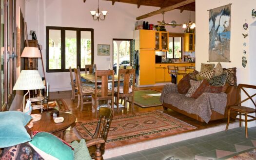 Guillet, SAVANNE PAILLE – Luxurious ‘Plantation Style’ 2 Storey Building on 3 Acres of Tropical Gardens With Spectacular Sea View