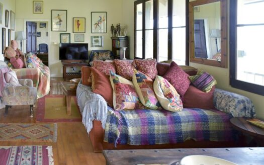 Guillet, SAVANNE PAILLE – Luxurious ‘Plantation Style’ 2 Storey Building on 3 Acres of Tropical Gardens With Spectacular Sea View