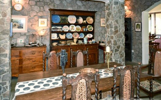 Guillet, SAVANNE PAILLE – Luxurious ‘Plantation Style’ 2 Storey Building on 3 Acres of Tropical Gardens With Spectacular Sea View