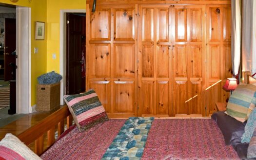 Guillet, SAVANNE PAILLE – Luxurious ‘Plantation Style’ 2 Storey Building on 3 Acres of Tropical Gardens With Spectacular Sea View