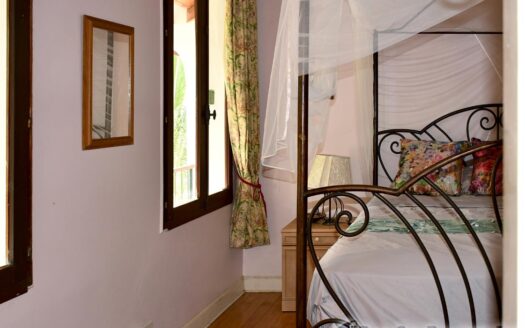 Guillet, SAVANNE PAILLE – Luxurious ‘Plantation Style’ 2 Storey Building on 3 Acres of Tropical Gardens With Spectacular Sea View