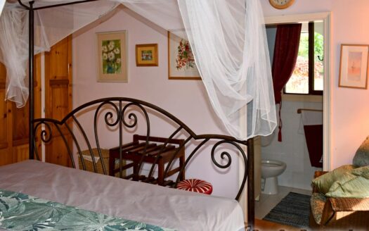 Guillet, SAVANNE PAILLE – Luxurious ‘Plantation Style’ 2 Storey Building on 3 Acres of Tropical Gardens With Spectacular Sea View