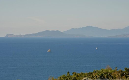 Guillet, SAVANNE PAILLE – Luxurious ‘Plantation Style’ 2 Storey Building on 3 Acres of Tropical Gardens With Spectacular Sea View