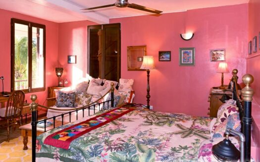 Guillet, SAVANNE PAILLE – Luxurious ‘Plantation Style’ 2 Storey Building on 3 Acres of Tropical Gardens With Spectacular Sea View