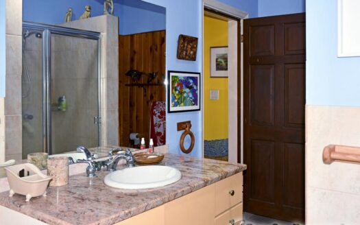 Guillet, SAVANNE PAILLE – Luxurious ‘Plantation Style’ 2 Storey Building on 3 Acres of Tropical Gardens With Spectacular Sea View