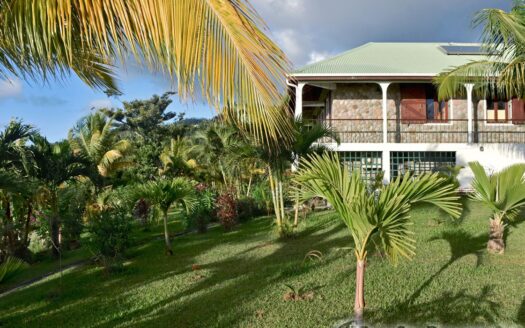 Guillet, SAVANNE PAILLE – Luxurious ‘Plantation Style’ 2 Storey Building on 3 Acres of Tropical Gardens With Spectacular Sea View