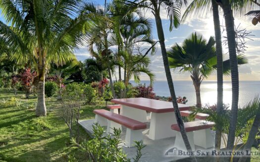 Guillet, SAVANNE PAILLE – Luxurious ‘Plantation Style’ 2 Storey Building on 3 Acres of Tropical Gardens With Spectacular Sea View