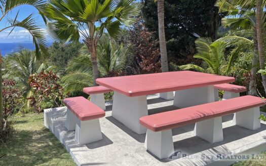 Guillet, SAVANNE PAILLE – Luxurious ‘Plantation Style’ 2 Storey Building on 3 Acres of Tropical Gardens With Spectacular Sea View