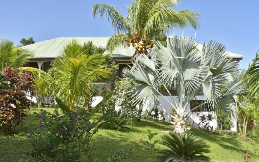Guillet, SAVANNE PAILLE – Luxurious ‘Plantation Style’ 2 Storey Building on 3 Acres of Tropical Gardens With Spectacular Sea View
