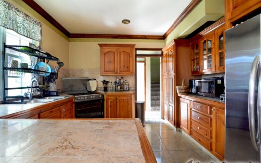 Moore Park, PAIX BOUCHE – Picturesque 6 Bedroom Home With Offering Amazing Views