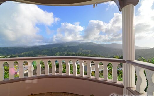 Moore Park, PAIX BOUCHE – Picturesque 6 Bedroom Home With Offering Amazing Views