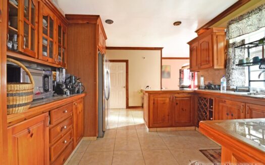 Moore Park, PAIX BOUCHE – Picturesque 6 Bedroom Home With Offering Amazing Views