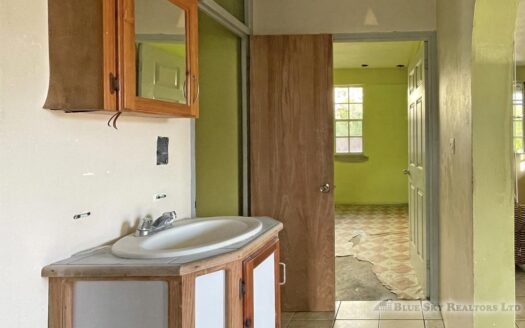 Moore Park, PAIX BOUCHE – Picturesque 6 Bedroom Home With Offering Amazing Views